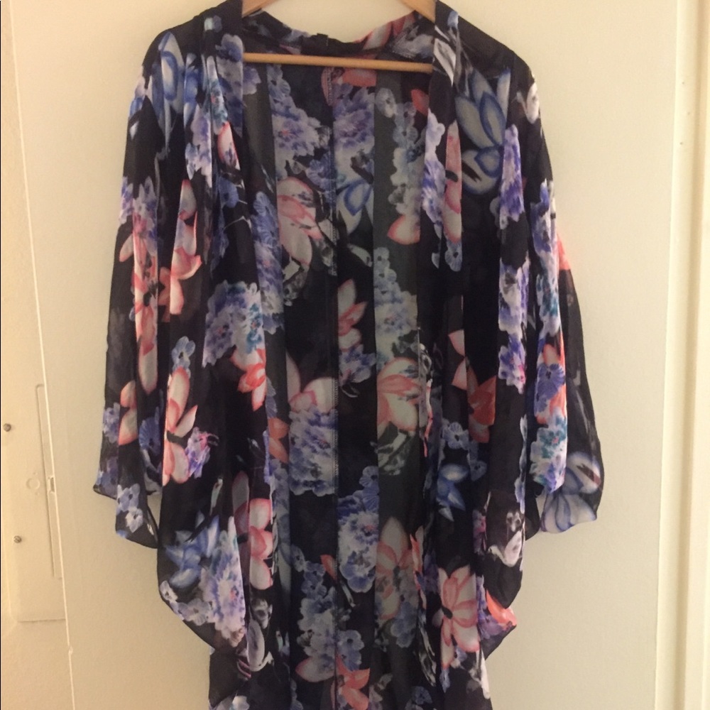 City Chic Floral Kimono